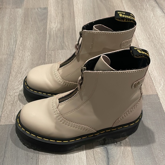DR. MARTENS JETTA ZIPPED SENDAL LEATHER PLATFORM BOOTS - Picture 13 of 16